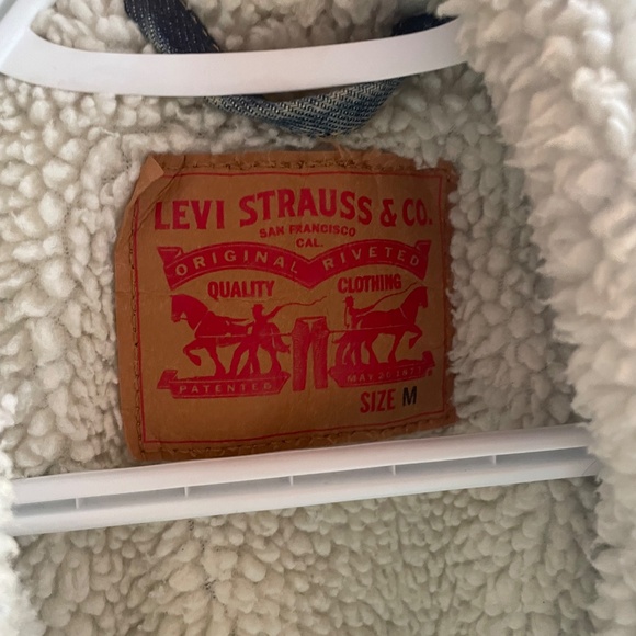 Levi’s trucker Sherpa jacket - Picture 2 of 3